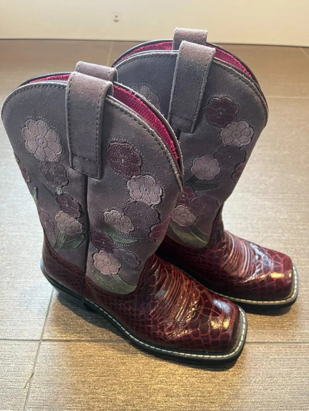 Ariat Girl's Floral Embroidery Square Toe Cowgirl Western Boots Size 3.5Y *READ*